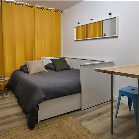 Chez Juliette - Appart & Studios Avec Climatisation - Carcassonne Centre *